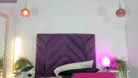 haileystonei online show from June 2026 11:32:02 AM
