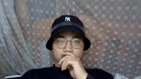 Snapshot of hairycol66 chatting on January 2025 04:10:02 AM hairycol66 online show from January 2025 04:10:02 AM