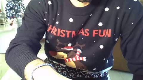 Snapshot of hairydaduncut chatting on December 2024 02:54:02 PM hairydaduncut online show from December 2024 02:54:02 PM