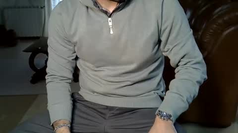 Snapshot of hairydaduncut chatting on February 2025 01:21:01 PM hairydaduncut online show from February 2025 01:21:01 PM