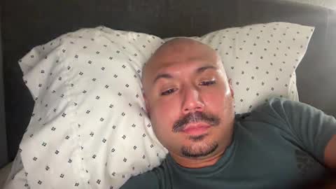 hairyman30000 online show from November 2025 02:10:02 AM