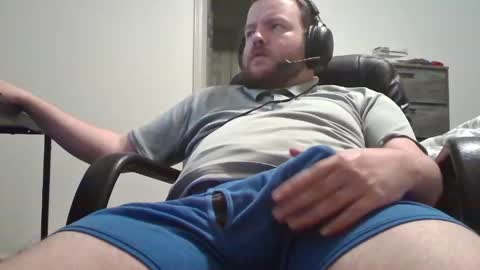 Snapshot of hairymikey chatting on April 2026 03:54:02 AM hairymikey online show from April 2026 03:54:02 AM