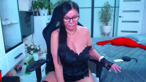 Monika online show from February 2025 08:42:01 AM