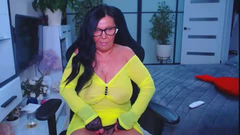 Monika online show from October 2025 09:02:02 AM