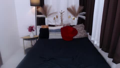 YOUR SIDECHIC HAILEY online show from January 2025 10:10:02 AM