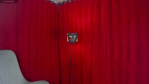 Haku Please help me with your thumbs up its important  online show from December 2024 04:29:02 PM