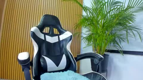 Anahis online show from January 2025 05:10:01 AM