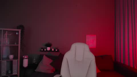 Snapshot of halle_berrry chatting on October 2025 02:25:02 PM Mary online show from October 2025 02:25:02 PM