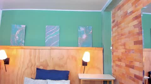 Halley Lorens online show from April 2026 07:15:01 PM