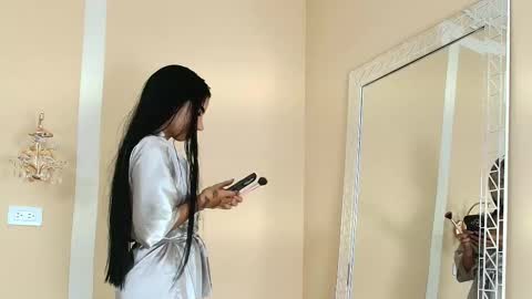 Hallie Stone online show from December 2025 02:44:02 PM