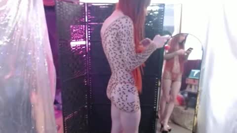 halovalentine online show from November 2025 02:25:01 AM