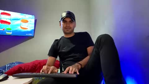 hamiltong12 online show from November 2025 05:10:01 AM