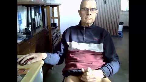 Snapshot of hamto65 chatting on February 2026 11:18:01 AM Prefer men 80 online show from February 2026 11:18:01 AM