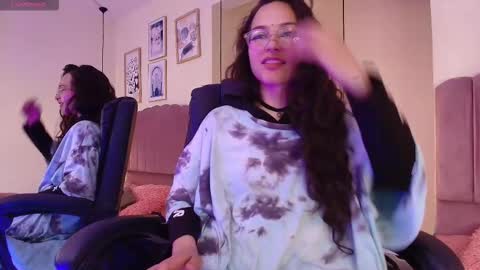 Snapshot of hanabie_ chatting on February 2026 03:33:01 AM hanabie_ online show from February 2026 03:33:01 AM