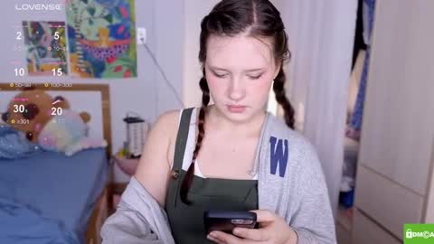 hanahwoods online show from November 2025 02:24:01 AM