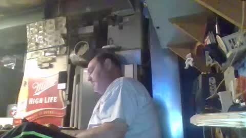 Snapshot of handiemanhere chatting on November 2025 01:33:02 PM naked man online show from November 2025 01:33:02 PM