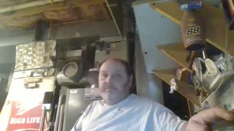 Snapshot of handiemanhere chatting on February 2026 07:12:01 AM naked man online show from February 2026 07:12:01 AM