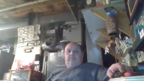 Snapshot of handiemanhere chatting on March 2026 06:41:01 PM naked man online show from March 2026 06:41:01 PM