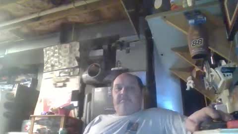 Snapshot of handiemanhere chatting on April 2026 02:32:01 AM naked man online show from April 2026 02:32:01 AM