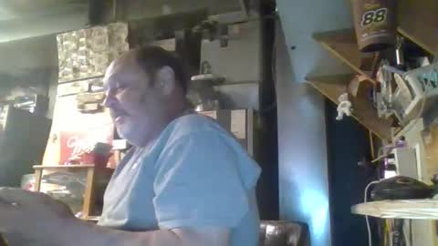 Snapshot of handiemanhere chatting on April 2026 01:44:02 AM naked man online show from April 2026 01:44:02 AM