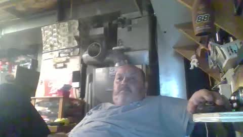 Snapshot of handiemanhere chatting on April 2026 02:02:01 AM naked man online show from April 2026 02:02:01 AM