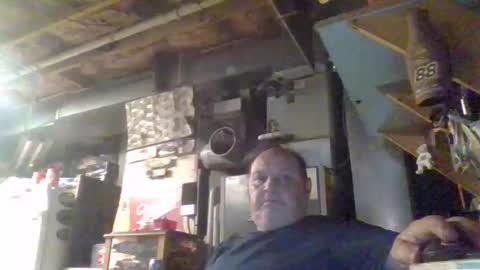 Snapshot of handiemanhere chatting on May 2026 01:22:02 AM naked man online show from May 2026 01:22:02 AM