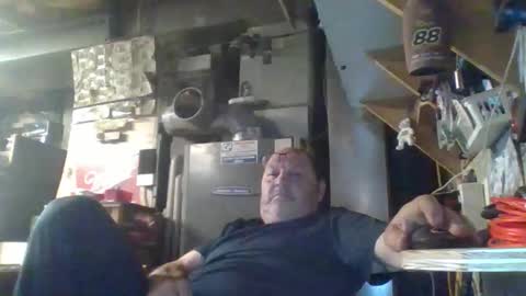 Snapshot of handiemanhere chatting on May 2026 06:25:01 PM naked man online show from May 2026 06:25:01 PM