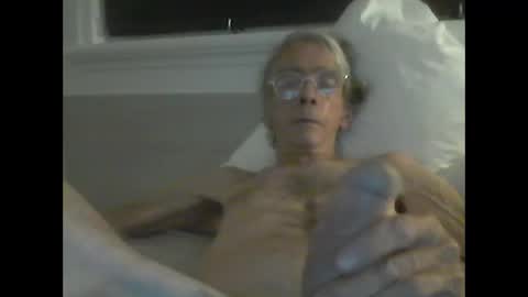 handshappyfu1 online show from December 2024 02:38:02 PM