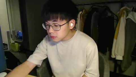 handsome_mannn online show from December 2024 02:30:01 AM