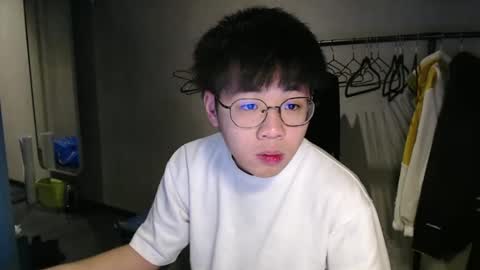 handsome_mannn online show from December 2024 08:10:02 PM