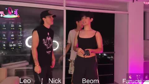 leonardfarrucknick and otis online show from September 2025 11:27:02 PM