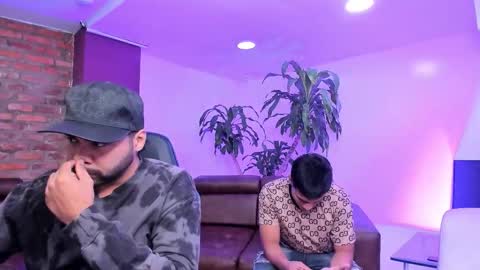 leonardfarrucknick and otis online show from October 2025 01:39:02 PM