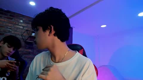 leonardfarrucknick and otis online show from March 2026 12:33:01 PM