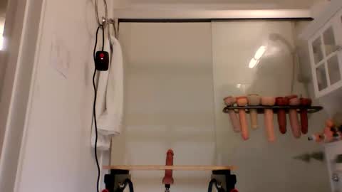 HandySmurf online show from April 2026 04:56:02 PM