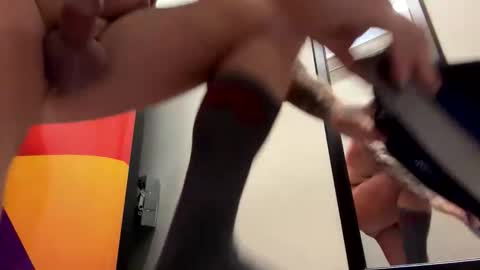 hangit0ut online show from December 2025 05:18:02 PM