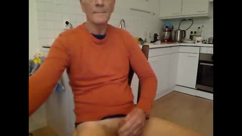 Snapshot of hankk54 chatting on December 2025 09:36:02 AM hankk54 online show from December 2025 09:36:02 AM