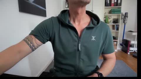 hanky online show from October 2025 09:42:02 AM