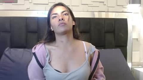 Hanna online show from October 2025 09:22:01 PM