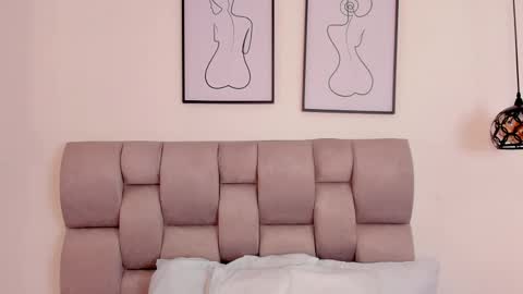 Snapshot of hanna__evans_ chatting on October 2025 12:17:01 PM hanna__evans_ online show from October 2025 12:17:01 PM