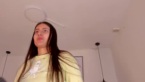 Snapshot of hanna__evans_ chatting on October 2025 12:19:01 PM hanna__evans_ online show from October 2025 12:19:01 PM