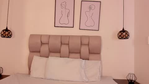 Snapshot of hanna__evans_ chatting on November 2025 11:42:02 AM hanna__evans_ online show from November 2025 11:42:02 AM