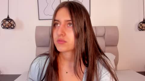 Snapshot of hanna__evans_ chatting on November 2025 12:05:01 PM hanna__evans_ online show from November 2025 12:05:01 PM