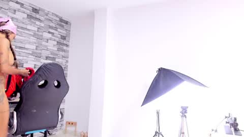 Hanna online show from February 2025 06:30:02 PM