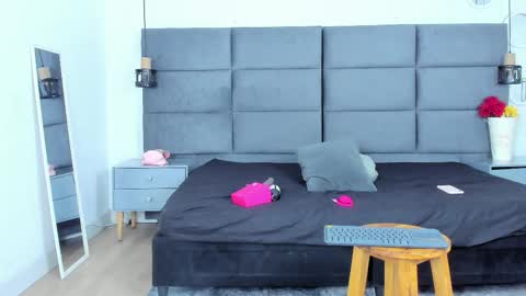 Snapshot of hanna_castro chatting on November 2025 04:09:01 PM Hanna Castro online show from November 2025 04:09:01 PM