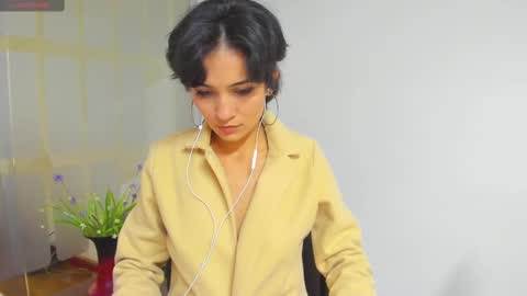 Sara online show from February 2025 09:09:01 PM