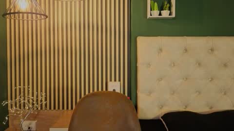 Snapshot of hanna_gatess chatting on November 2025 12:16:01 PM ANA online show from November 2025 12:16:01 PM