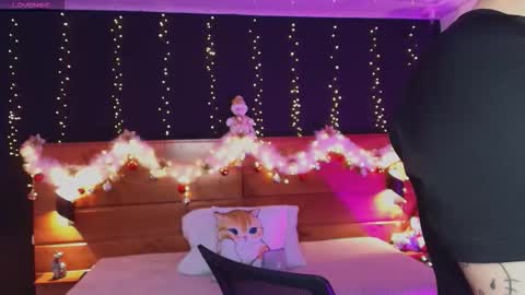 Hanna online show from December 2025 09:19:02 PM