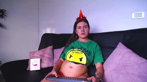 Snapshot of hanna_xxx18 chatting on October 2025 09:57:01 PM HANNA online show from October 2025 09:57:01 PM