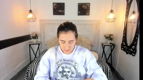 Hanna online show from January 2025 08:32:01 PM