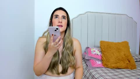 Hanna online show from February 2025 07:52:01 PM